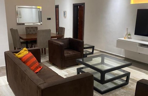 Ikeja Apartment | Elegant T & K Residences Ikeja GRA with Breakfast Included