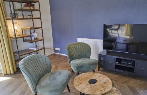 Kaatsheuvel House | Discover Comfort at Kaatsheuveltje: 4-Star Family Retreat
