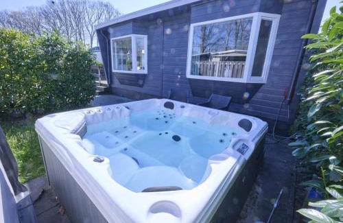 Kaatsheuvel House | Discover Kaatsheuveltje 6: Family and Pet-Friendly Retreat