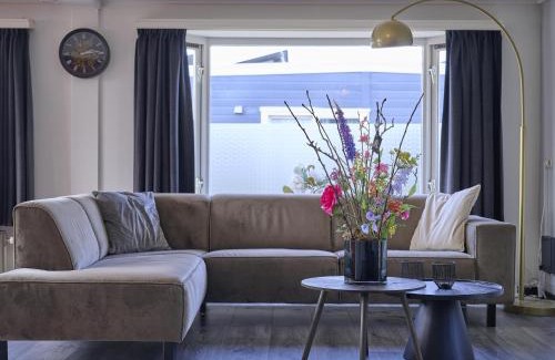 Kaatsheuvel House | Discover Kaatsheuveltje 7: Family-Friendly with Hot Tub