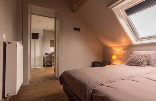 Poelkapelle House | Discover 't Oud gemeentehuis Poelkapelle: 4-Star Comfort