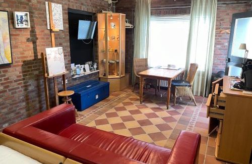 Budel Bed & Breakfast | Pet-Friendly Retreat at 't Ouw Ateljeeke with Top Ratings