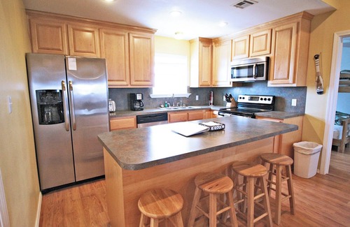Golden Meadow House | Unforgettable T-Pauls Bay View with Oceanfront Pool Access