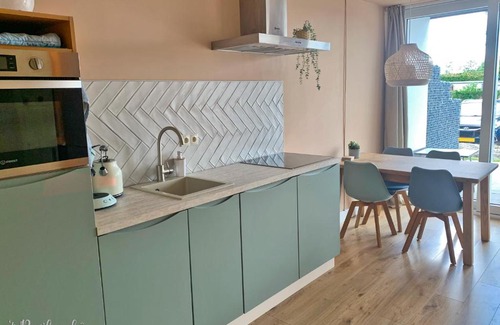 Offingawier Apartment | Cozy 't Paviljoenhûs near Sneekermeer with Family Amenities