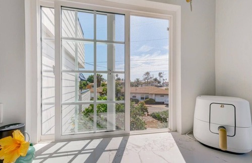 San Clemente House | T Street Beach House - Modern Stay with Oceanfront Views
