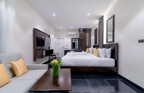 Hua Hin Hotel | Discover T Villas Huahin: Guest Rated 9.8 with Pool & Kitchen
