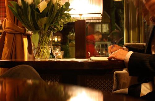 Otterlo Hotel | Charming 't Witte Hoes: Family-Friendly with Delicious Dining