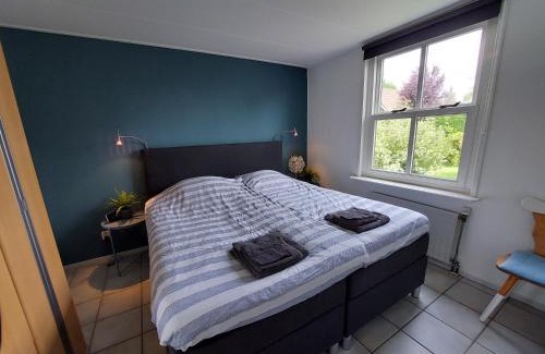 Oudeslius House | Discover 't Zyper Eilant 123: Family-Friendly with Pool