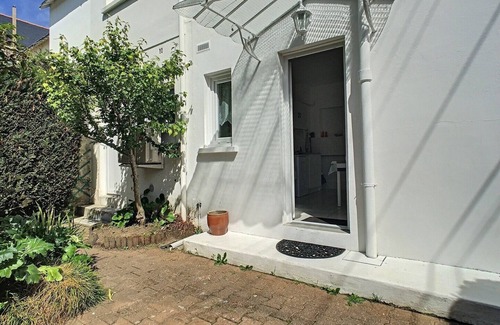 Saint-Nazaire Apartment | Cozy T1 Avec Jardin Near Beach with Ocean Views