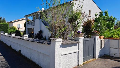 Albi Apartment | Cozy T1 bis: Pet & Child Friendly in a Private Home