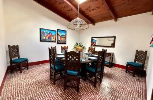 Antigua Guatemala Apartment | T1-House 14 guests 3 blocks from Central Park