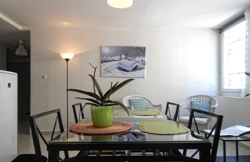 Quartier Hyper-Centre Apartment | Quiet Getaway at T1 HYPERCENTRE: Family-Friendly Comfort
