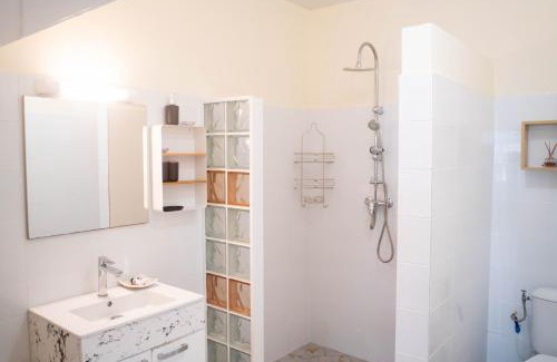 Remire Montjoly Apartment | Family-Friendly T1 Les Fleurs de Coco with Great Reviews