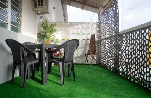 Remire Montjoly Apartment | Family-Friendly T1 Les Fleurs de Coco with Great Reviews