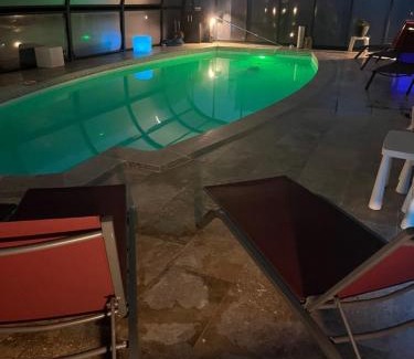 Moelan-sur-Mer Apartment | Relaxing Retreat: Spa Access & Pool with Ocean View