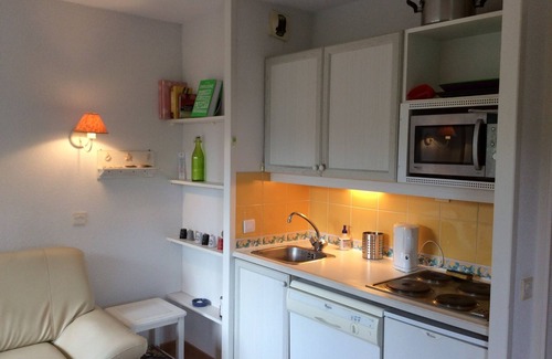 La Baule-Escoublac Apartment | Relaxing Retreat in T1bis Park with Pools Near the Beach