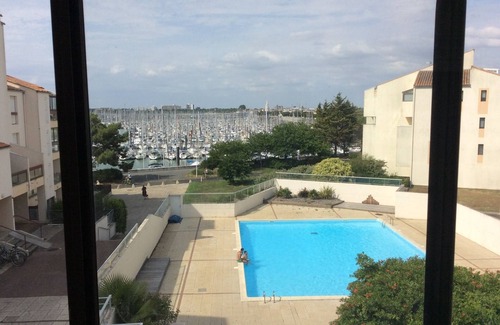 La Rochelle Apartment | Scenic T1Bis with Marina View & Poolside Relaxation