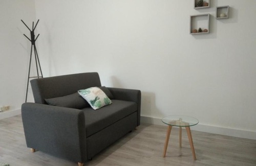 Lorette Apartment | Inviting T2 for 2-3 Guests with Child-Friendly Amenities