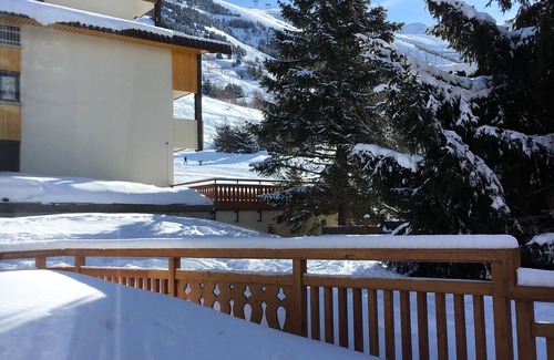 Les Deux Alpes Apartment | Premier Resort Retreat with Spa, Terrace & Slope Access