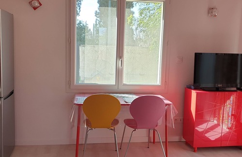 Cabannes Villa | Relaxing Retreat in Campagne with Pool and Spa Amenities
