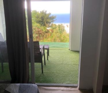 Saint-Denis Apartment | Cozy T2 at Bellepierre with Ocean View & Private Beach