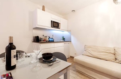 Les Chalets - Saint-Aubin - Saint-Etienne House | Unique Fullstars Apartment with Spa & Family Amenities