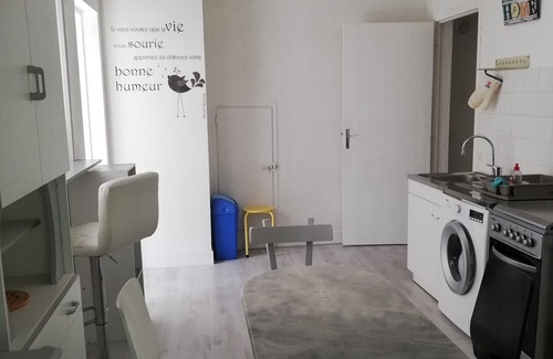 Aix-en-Provence House | Experience Nature at T2: Pet-Friendly with Pool & Breakfast