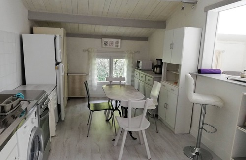 Aix-en-Provence House | Experience Nature at T2: Pet-Friendly with Pool & Breakfast