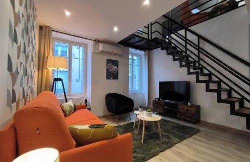 Montbrison Apartment | Elegant & Cozy T2 Apartment: Pet-Friendly Retreat