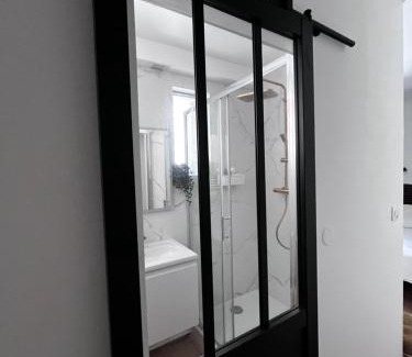 Matabiau Apartment | Cozy T2 with Private Terrace in Central Location