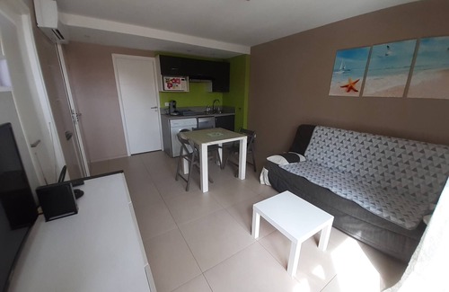 Saint-Laurent-du-Var Apartment | Tranquil Garden View Retreat with WiFi and Pool Access