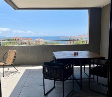 Le Ricanto Apartment | Oceanfront Retreat: T2 Ajaccio with Spectacular Sea Views