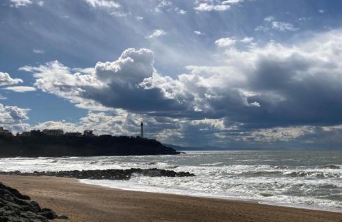 Anglet Apartment | Scenic T2 Anglet with Ocean Views and Golf Access