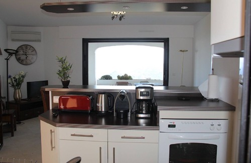Mandelieu-La-Napoule Apartment | Idyllic T2 Apartment with Sea View in Mandelieu La Napoule
