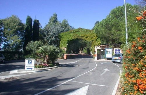 Mandelieu-La-Napoule Apartment | Idyllic T2 Apartment with Sea View in Mandelieu La Napoule