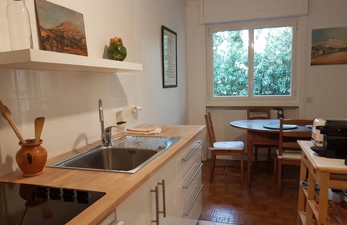 Couronne Urbaine Apartment | Modern T2 Apartment Near Historic Parc Jourdan – 9.8/10 Rated