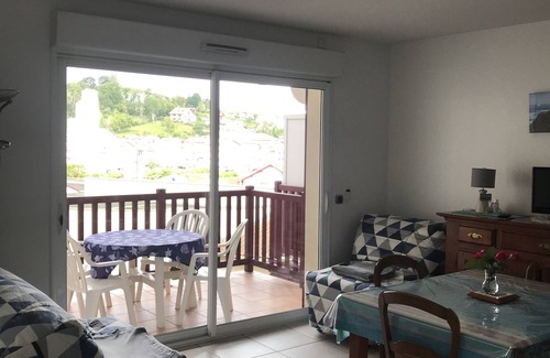 Ciboure Apartment | Top-Rated T2 Apartment Overlooking the Port for Families
