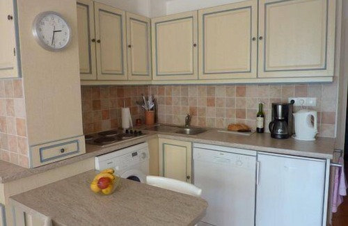 La Nartelle Apartment | Oceanfront T2 Apartment with Pool & Sea View Near Beach