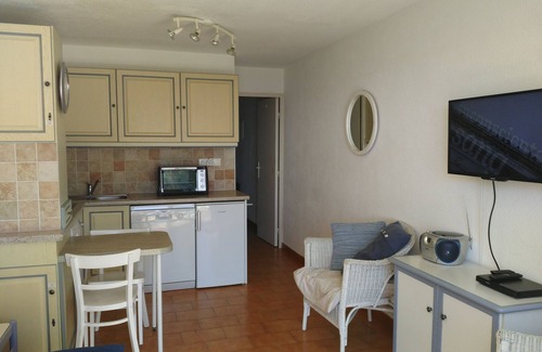 La Nartelle Apartment | Oceanfront T2 Apartment with Pool & Sea View Near Beach