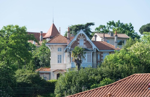 Arcachon Apartment | Premium Arcachon T2 Apartment Near Beach & Pool Amenities