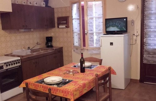 Berenx Apartment | Relaxing T2 Apartment: Garden, Terrace & Pet-Friendly Stay