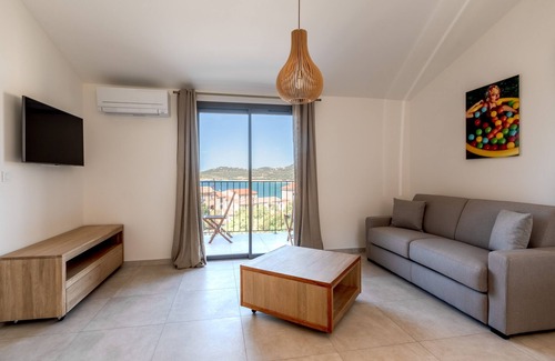 Algajola Apartment | New Oceanfront T2 Apartment Steps from the Beach, 10/10 Score