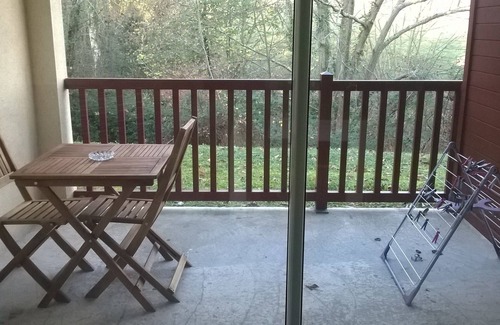 Cambo-les-Bains Apartment | Charming T2 Apartment Steps from Spa with Pool Access