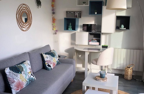 La Rochelle Apartment | Poolside T2 Apartment with Ocean View & Spa Amenities