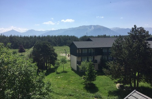 Pyrenees 2000 Apartment | Prime Stay at T2 near P2000 with Spa & Family Amenities