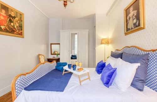 Notre-Dame Apartment | Discover Le Versaillais: Steps from the Château