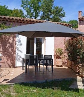Neoules House | Tranquil T2 with Pool and Ocean Views, Rated 8.7/10