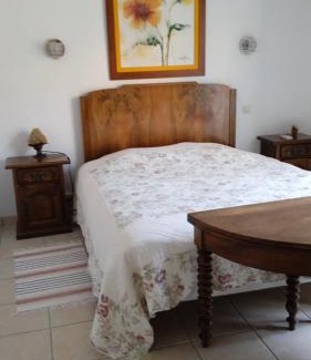 Neoules House | Tranquil T2 with Pool and Ocean Views, Rated 8.7/10