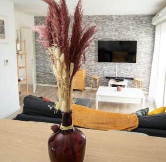 Buchelay Apartment | Serene T2 Near Station with Private Parking & Family-Friendly