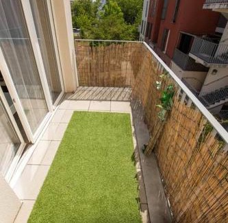 Buchelay Apartment | Serene T2 Near Station with Private Parking & Family-Friendly